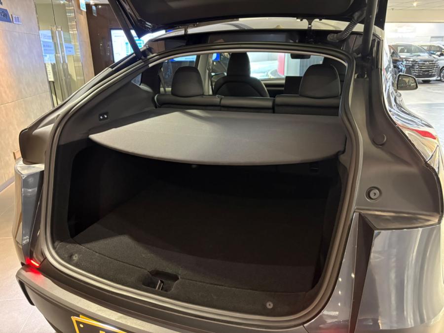 Model Y Long Range AWD - Image 5
